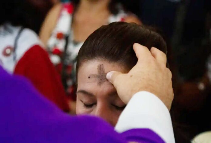 Inicio de la cuaresma: la iglesia católica celebra hoy el miércoles de ceniza
