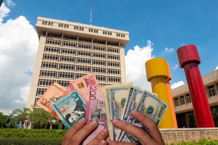 Enero cierra con US$982.8 millones en remesas y una depreciación del peso del 0.2 % ante el dólar
