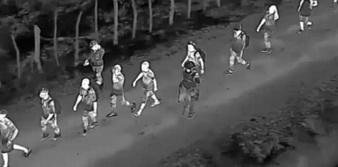 Localizan y detienen con drones 15 indocumentados en Dajabón