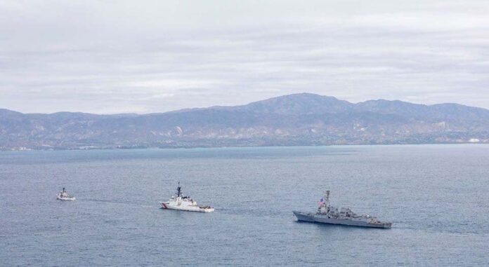 Buques de guerra de Estados Unidos arriban a la capital de Haití