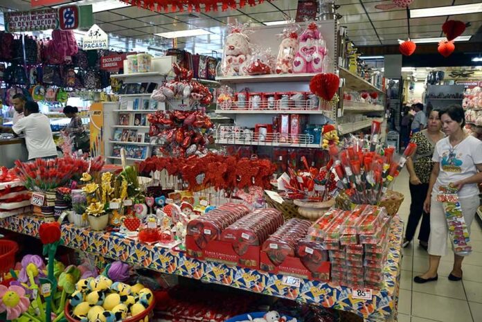 Comercio en la Capital se Dinamiza por San Valentín