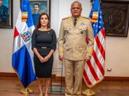 Embajadora de los Estados Unidos realiza visita oficial al ministro de Defensa