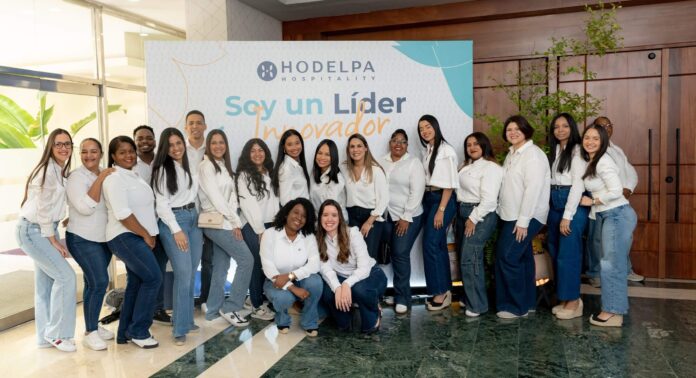 Equipo-Comercial-de-Hodelpa-Hospitality--scaled