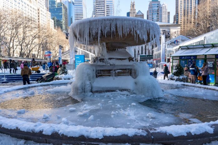 Fuente congelada en Bryant Park