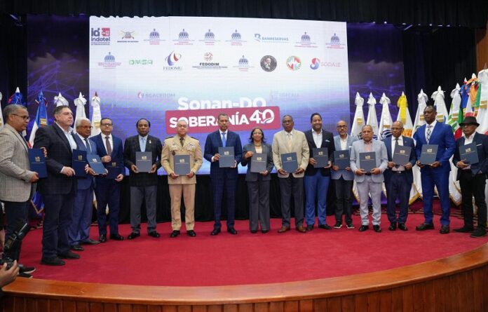 Gobierno lanza «SonanDO» para fortalecer la soberanía radioeléctrica, la identidad cultural y el desarrollo fronterizo