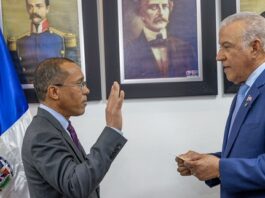 Juramentan a Geraldo Espinosa Pérez como contralor general de la República