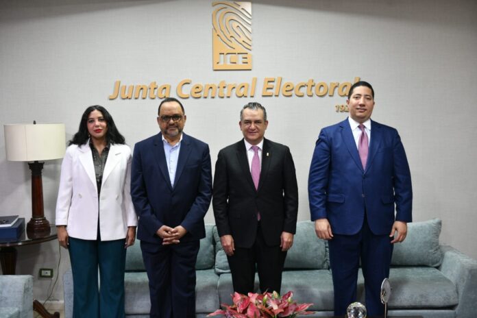 Presidente de la JCE y ministro de Justicia fortalecen coordinación interinstitucional