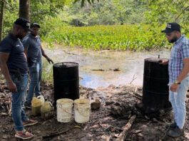 Dintel y Dicrim desmantelan laboratorio clandestino de bebidas alcohólicas adulteradas en Monte Plata