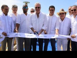 Abinader deja iniciados los trabajos del club de playa e inaugura muelle turístico del Atelón en isla Catalina