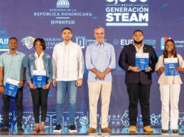 Abinader entrega 8,000 becas del programa Generación STEAM para fortalecer la formación de jóvenes dominicanos