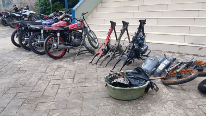 Policía Nacional desarticula banda dedicada al robo de motocicletas en Yamasá