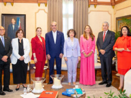 Abinader recibe en visita de cortesía a la presidenta del Gobierno de las Islas Baleares, Margalida Prohens Rigo, en el Palacio Nacional
