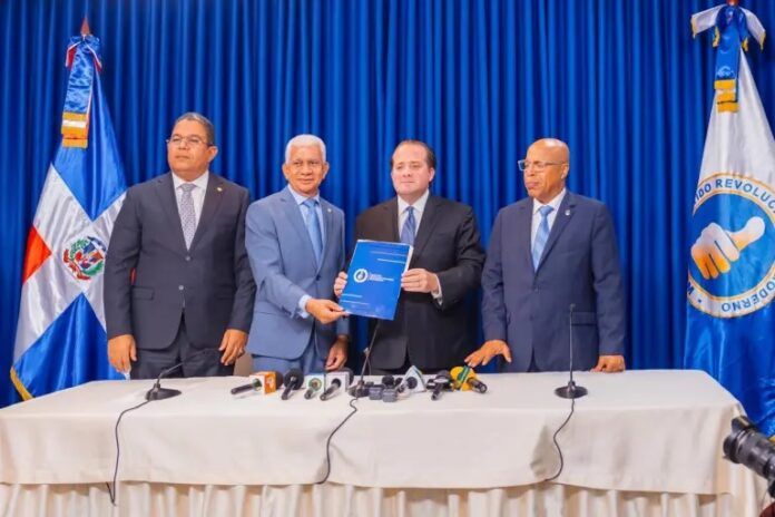 PRM presenta propuesta para endurecer controles al financiamiento de los partidos