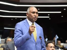 Senador gestiona títulos de propiedad a cientos de familias en Peravia y San Cristóbal