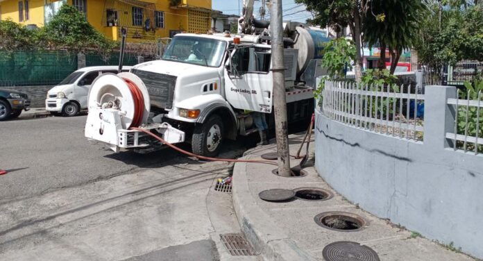 Alcaldía del DN realiza limpieza preventiva para mitigar posibles efectos de lluvias