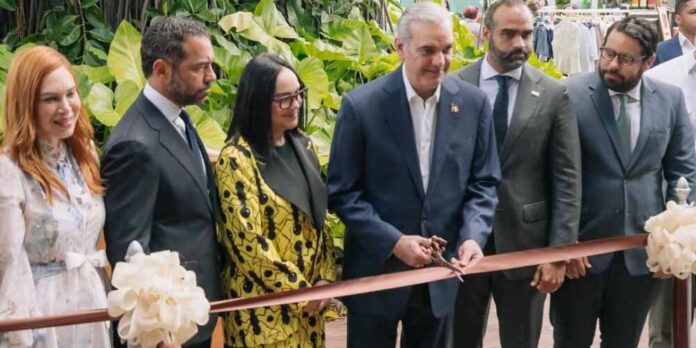 Presidente Abinader encabeza apertura de ExpoSostenible 2026 y firma libro de compromiso por la sostenibilidad