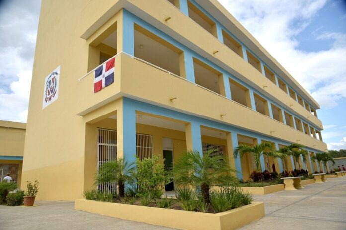 Educación suspende docencia en provincias bajo alerta roja