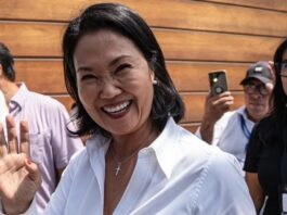 Keiko Fujimori encabeza los sondeos a boca de urna de la elección presidencial en Perú
