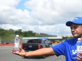 Caasd distribuye botellas de agua en peajes del Gran Santo Domingo por Semana Santa