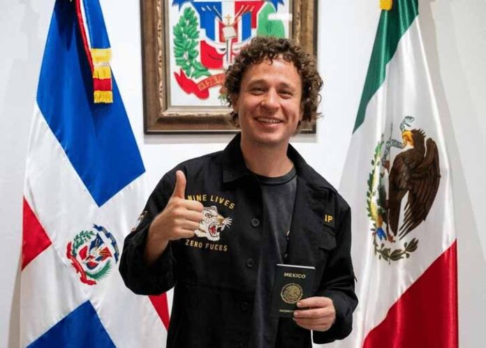 Luisito Comunica emocionado tras obtener visado para