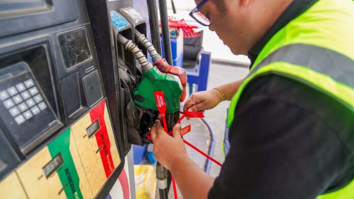 Cierran estación de combustibles en Montecristi por vender gasolina de baja calidad