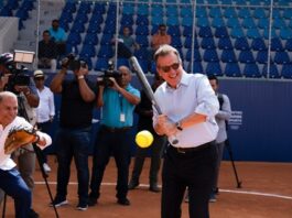  Ito  Bisonó entrega remozado Estadio de Softball A del COJPD