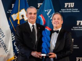 Abinader recibe premio Champion of Freedom Award y abvierte sobre amenazas a las libertades democráticas