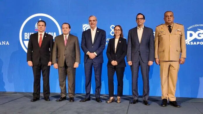 Gobierno presenta nuevo sistema digital de permiso de salida del menor