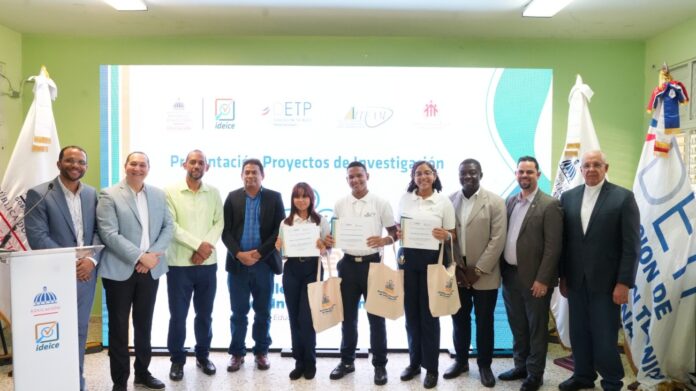 Minerd e Ideice presentan avances de semilleros de investigación en escuelas