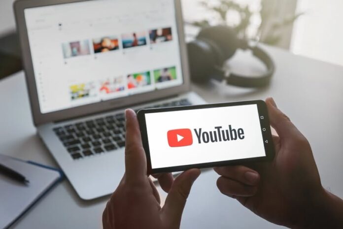 YouTube asegura que el veto británico a los menores les empujará a redes «menos seguras»