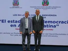 Politólogo estadounidense imparte en el Senado conferencia «Estado de la Democracia en América Latina” Politólogo estadounidense, Steven Levitsky, imparte en el Senado de la República la conferencia "Estado de la Democracia en América Latina”