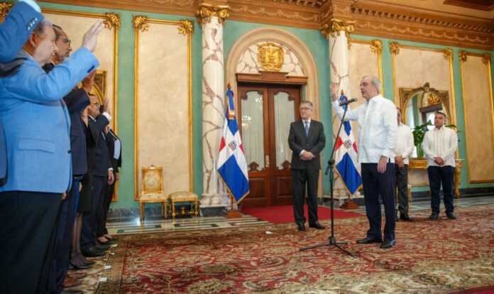 Presidente Abinader juramenta Comité Dominicano de Salud Mental Penitenciaria