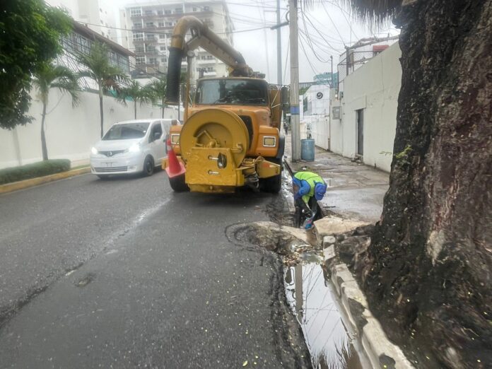 Alcaldía del DN refuerza operativos para mitigar efectos de vaguada y onda tropical