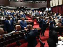 Diputados continuarán estudio del Código Laboral, con plazo fijo de una semana
