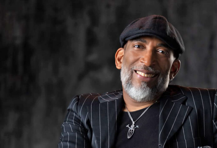 Chichí Peralta será exaltado por la Academia Latina de la Grabación, Latin GRAMMY, en reconocimiento a su excelencia musical