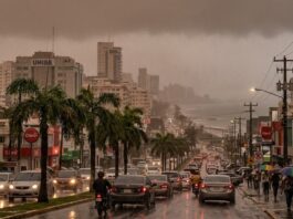Pronóstico de hoy: Aguaceros por onda tropical y altas temperaturas por polvo del Sahara