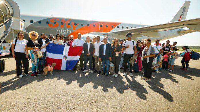 Gobierno dominicano facilita el retorno al país de 65 ciudadanos a través de vuelo humanitario procedente de Venezuela