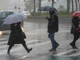Fin de semana bajo agua: Vaguada y onda tropical amenazan con fuertes lluvias