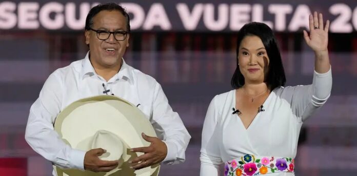 Reñida elección presidencial en Perú, resultado aún incierto