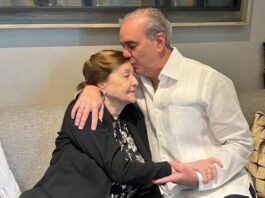 Luis Abinader cierra el Día de las Madres con un emotivo mensaje dedicado a su madre