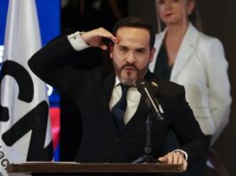 De la Espriella asegura que su investidura será en un batallón pese a oposición de Petro