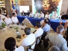 Wellington Arnaud encabeza encuentro en Espaillat sobre el Proyecto de Mejoramiento de Aguas Potables y Residuales