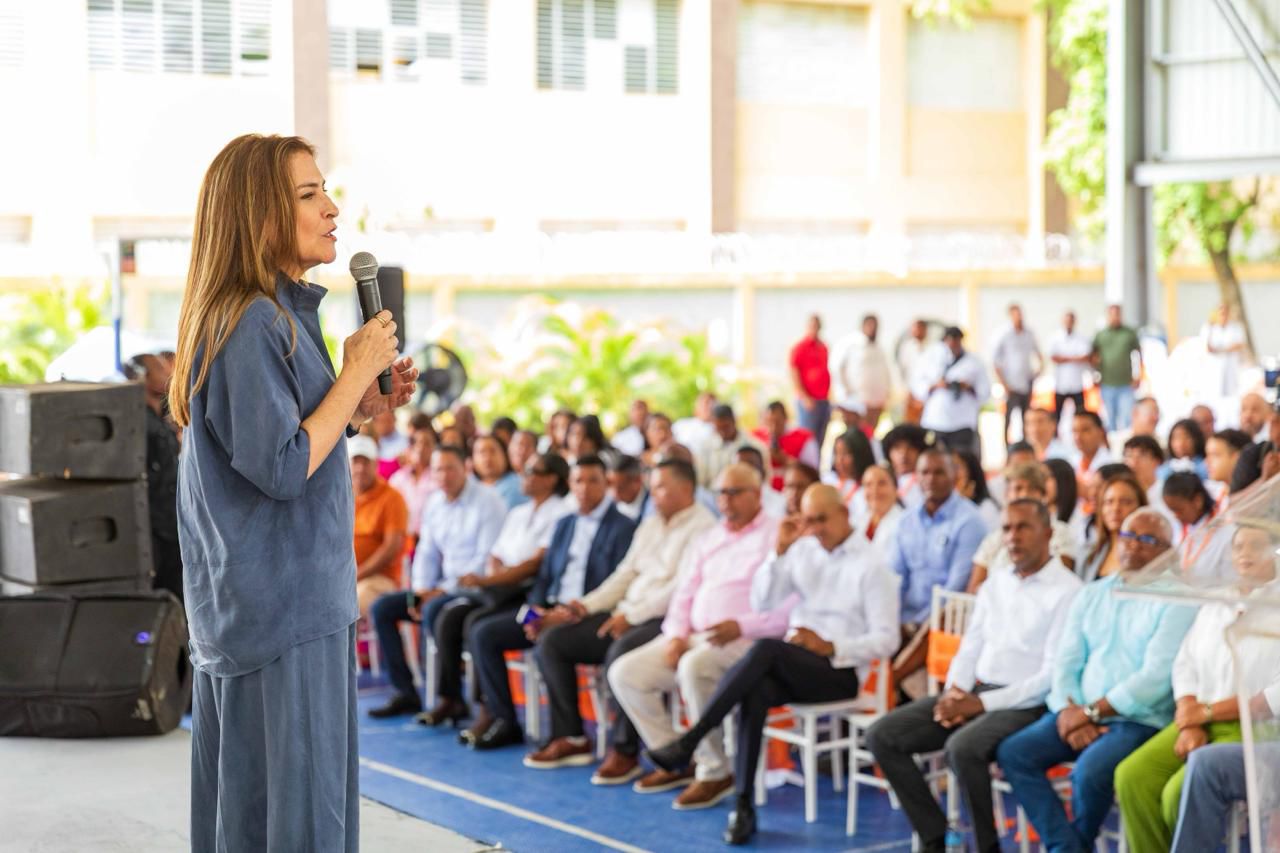 Carolina plantea agenda de desarrollo para Hato Mayor centrada en empleo, producción y turismo Carolina plantea agenda de desarrollo para Hato Mayor centrada en empleo, producción y turismo