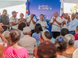 Carolina Mejía encabeza masivo operativo médico social en Capotillo