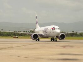 Arajet realiza su primer vuelo humanitario a Venezuela con personal médico e insumos tras los sismos* Yamer Javier