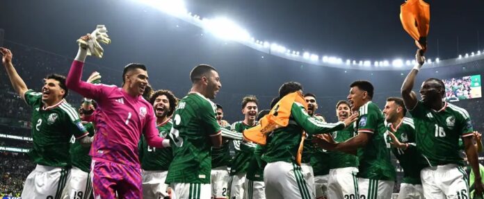 México avanza a los octavos tras derrotar 2-0 a Ecuador