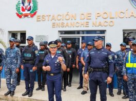Inspección sorpresa: Mayor general Rodríguez García supervisa el relevo de turno en la Dotación Policial de Naco