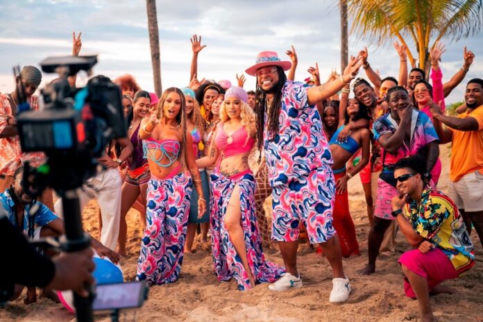 Lennox, La Insuperable y DaniLeigh estrenan «Island», el nuevo hit del verano