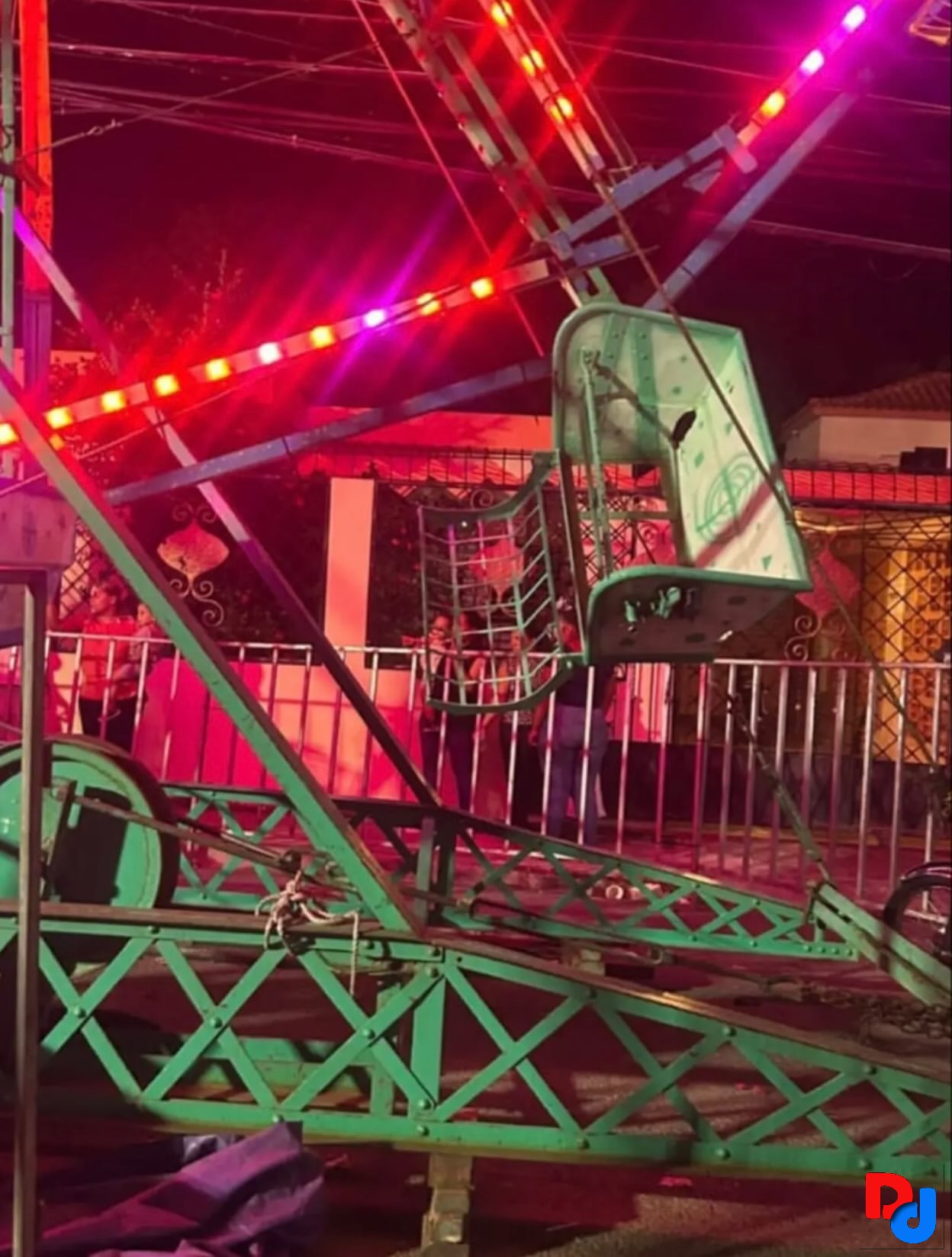 Tres niñas heridas tras caer de juego mecánico en la feria patronal de Hato Mayor Tres niñas heridas tras caer de juego mecánico en la feria patronal de Hato Mayor