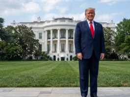 El presidente estadounidense, Donald Trump, anunció este viernes la prohibición del acceso a la Casa Blanca a las cadenas televisivas CNN y MSNOW, así como al sitio de información Politico, a los que acusó de difundir "noticias falsas".